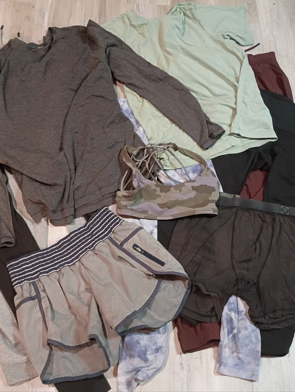 Lululemon Bundle - Picture 2 of 9